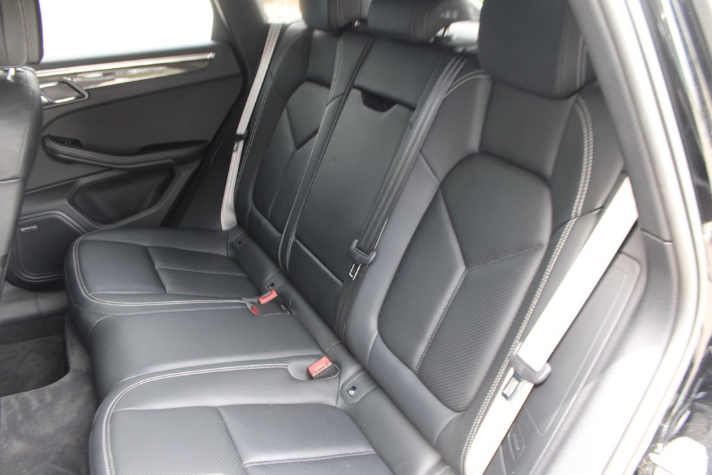 2024 Porsche Macan photo 25