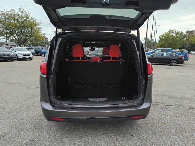 2020 Chrysler Pacifica Red photo 15