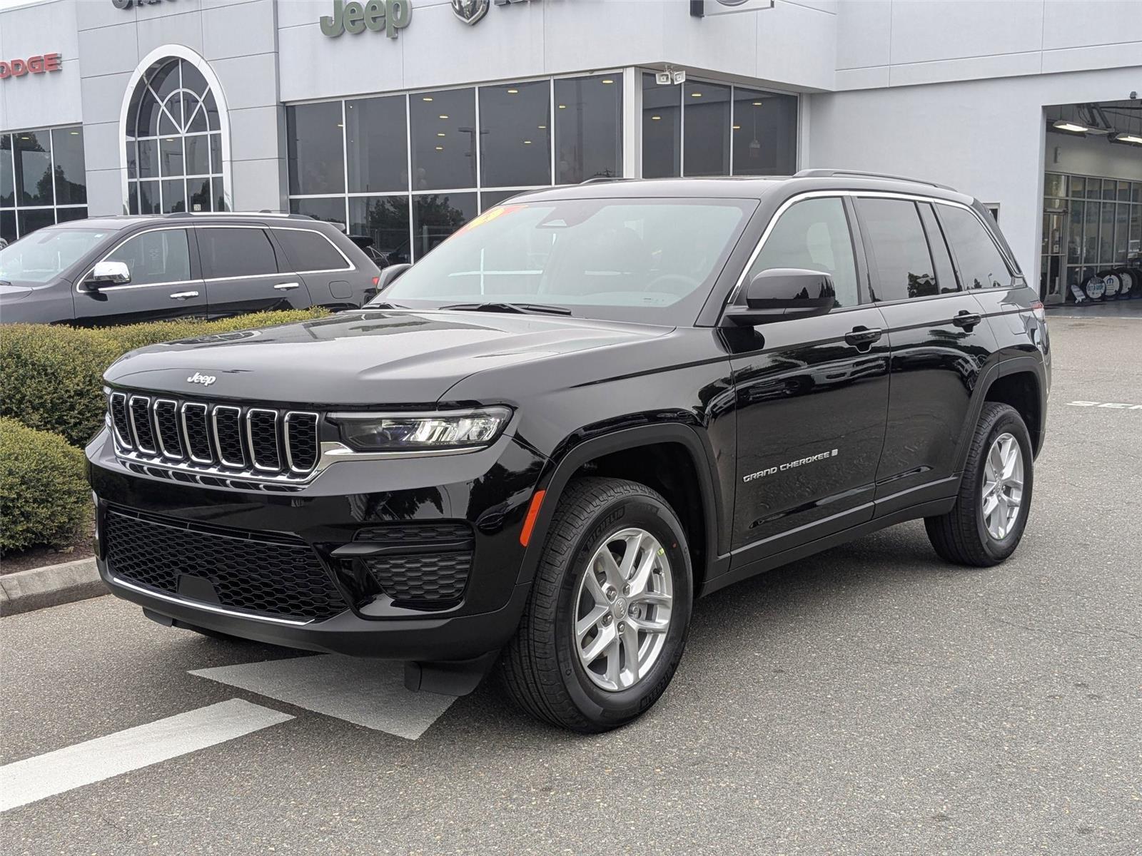 2025 Jeep Grand Cherokee Laredo's photo