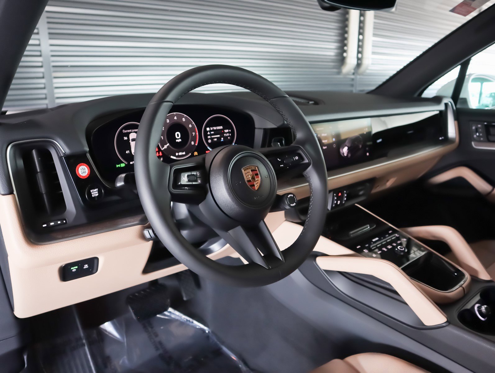 2025 Porsche Cayenne photo 4