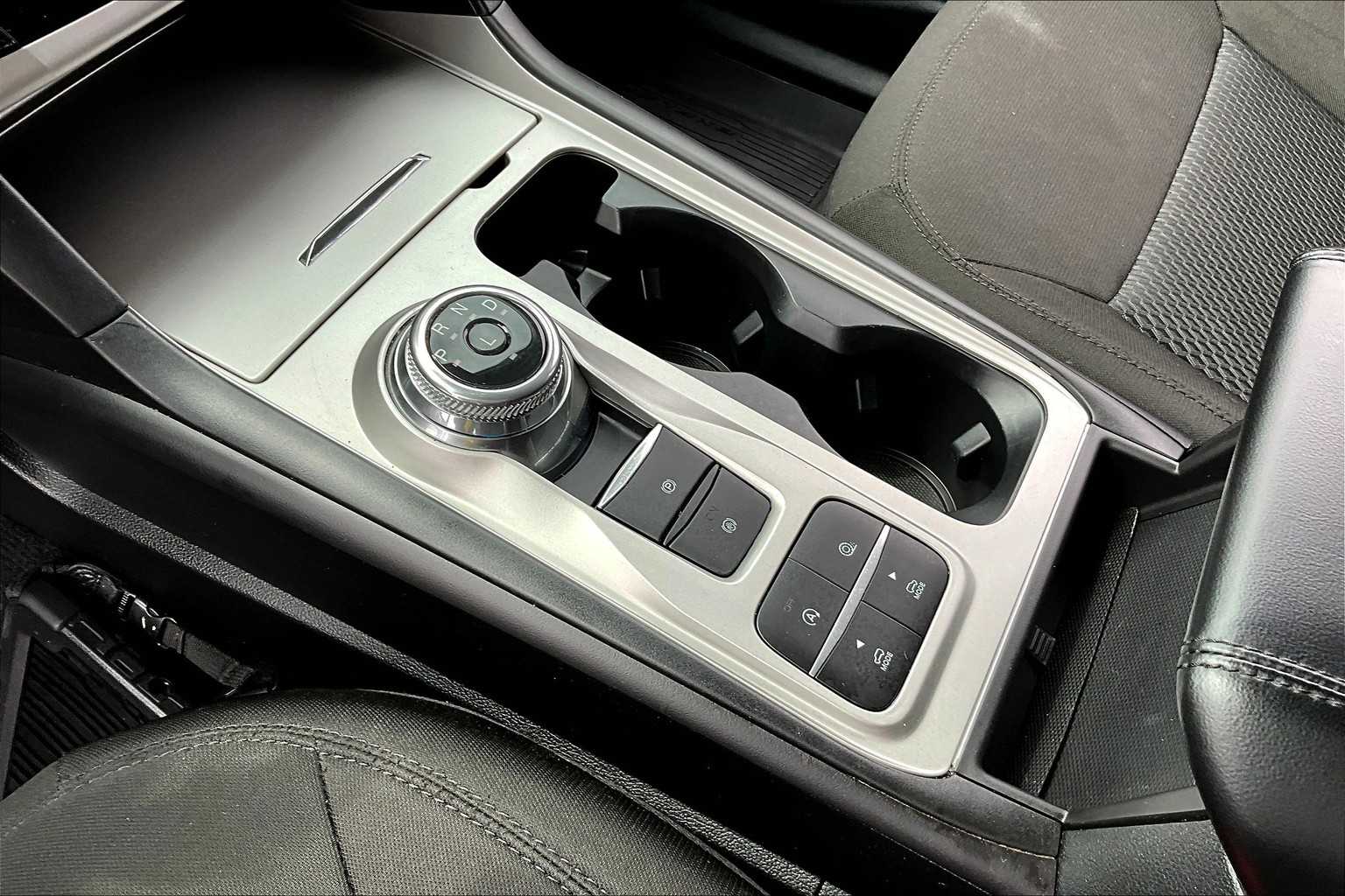 2024 Ford Explorer XLT photo 14