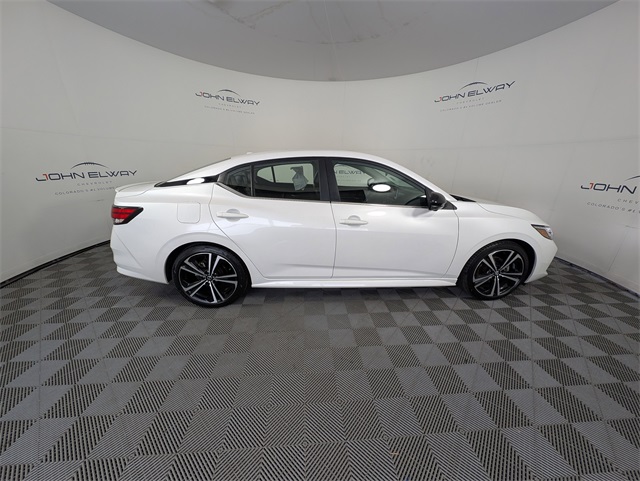 2022 Nissan Sentra SR photo 6