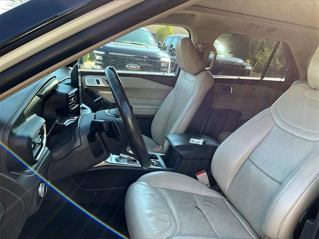 2020 Ford Explorer Platinum photo 10