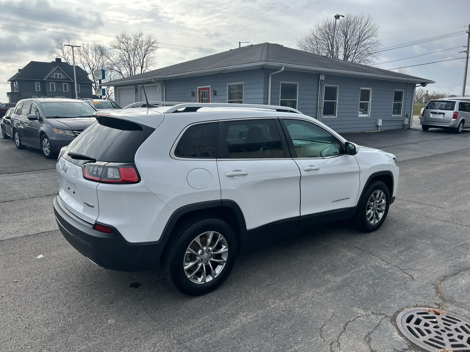 2021 Jeep Cherokee Latitude Lux photo 3