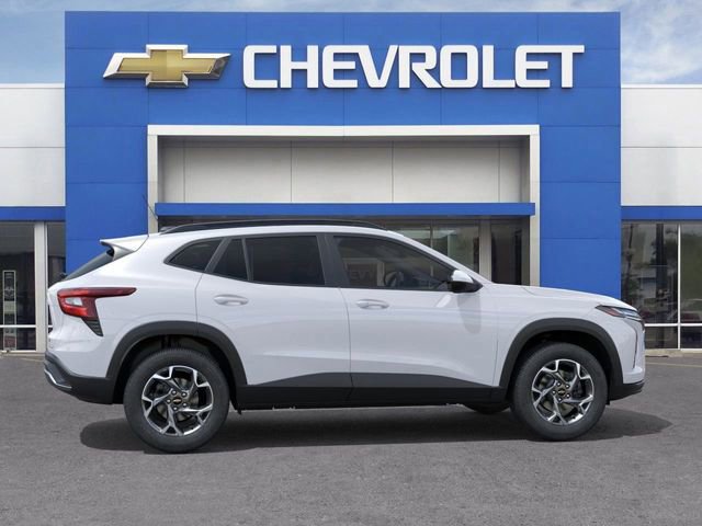 2026 Chevrolet Trax LT photo 4