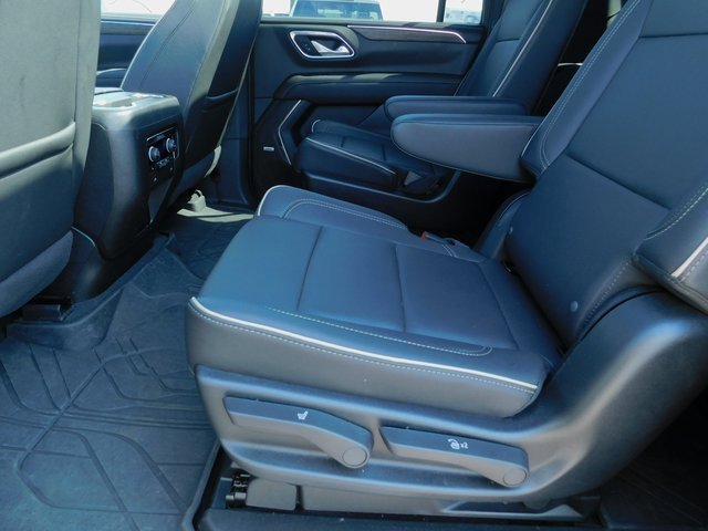 2024 Chevrolet Suburban Premier photo 16