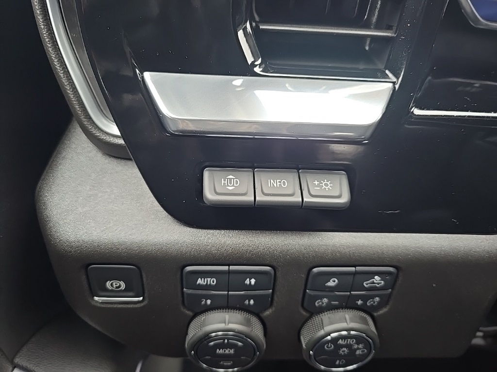 2025 Chevrolet Silverado 2500HD High Country photo 18