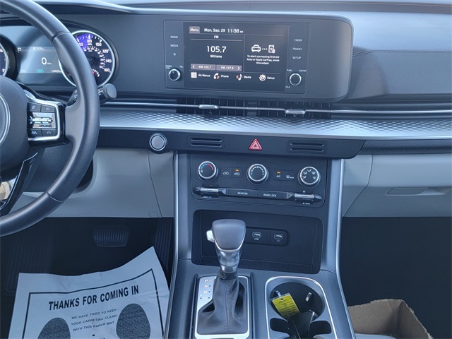 2024 Kia Carnival LX photo 21
