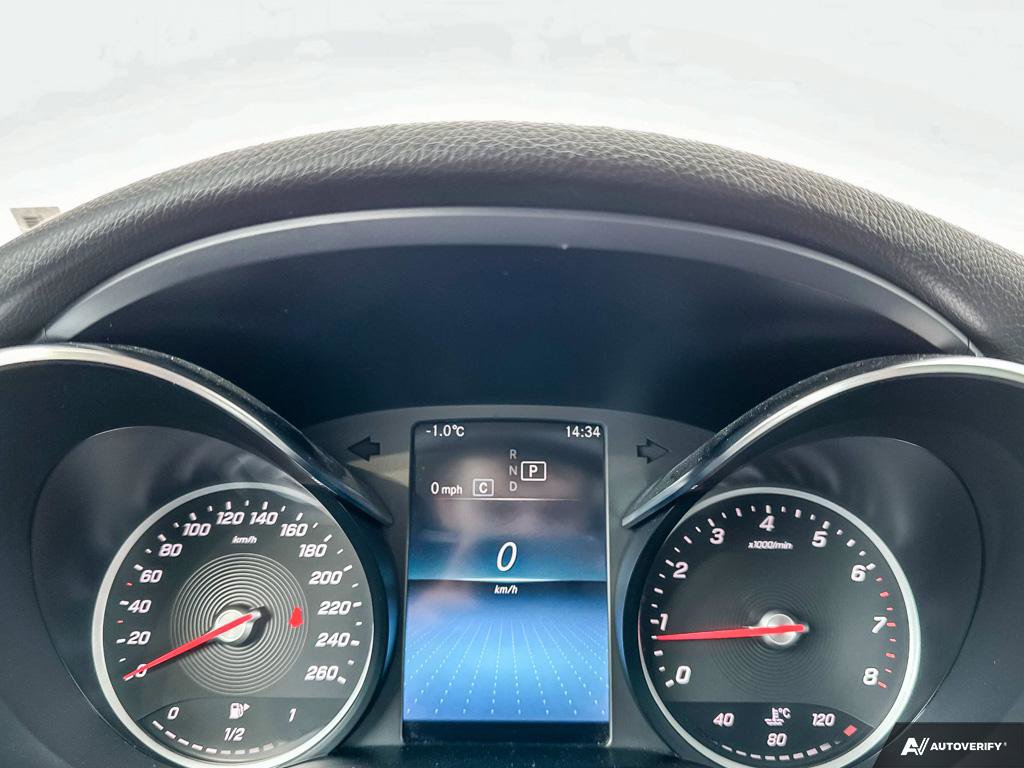 Certified PreOwned 2022 MercedesBenz GLC GLC 300 2.0L AWD Heated