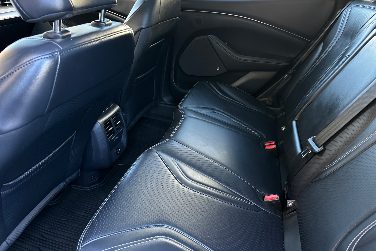 2021 Ford Mustang Mach-E Premium photo 11