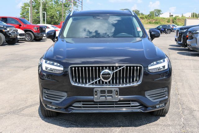 2021 Volvo XC90 T5 Momentum photo 2
