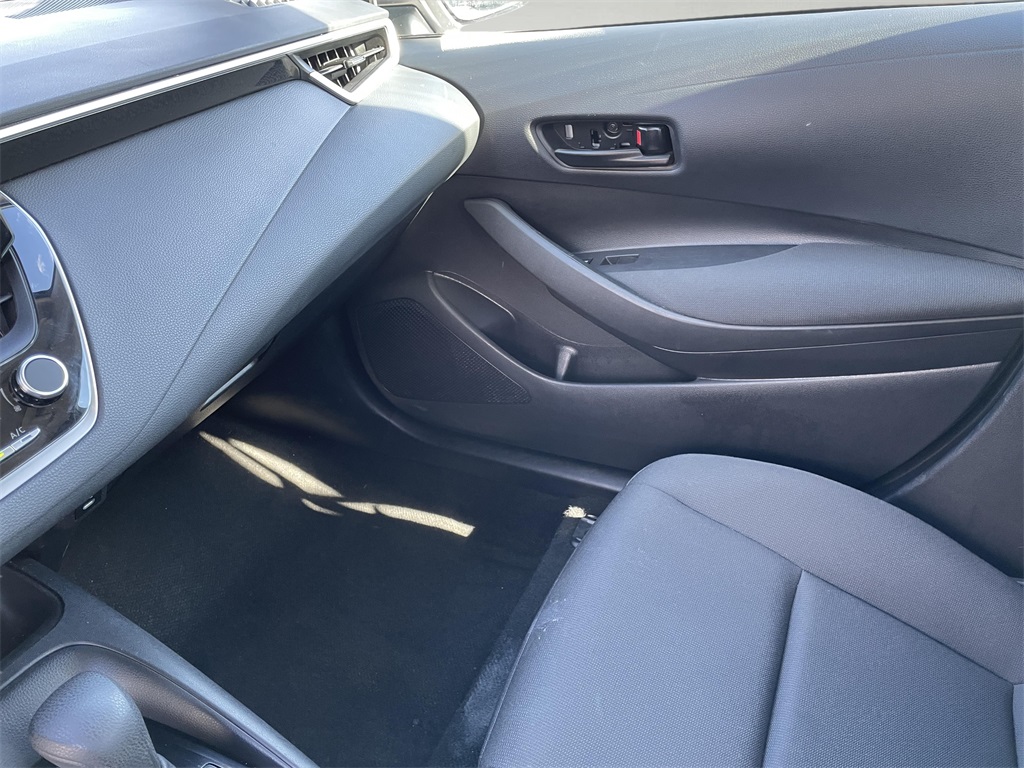 2023 Toyota Corolla LE photo 24