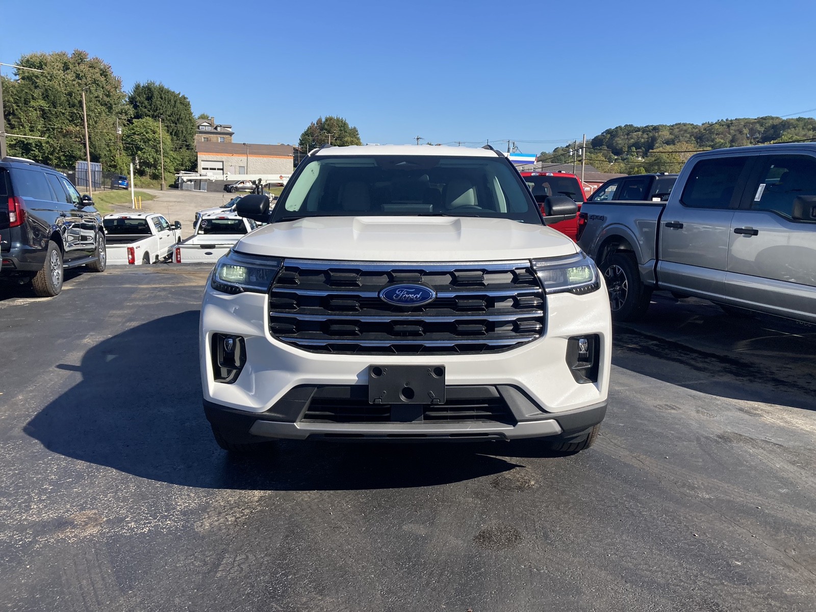 2025 Ford Explorer photo 4