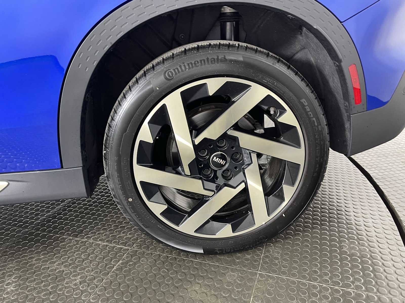 2025 Mini Cooper S ALL4 photo 8