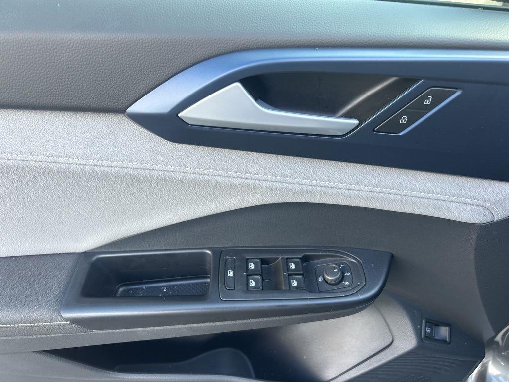 2024 Volkswagen Taos SE photo 10