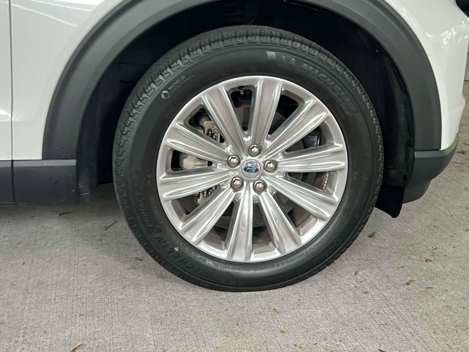 2022 Ford Explorer Limited photo 2