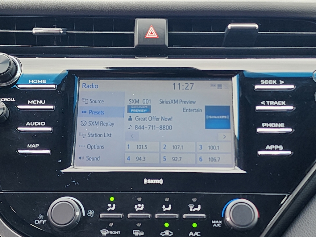 2020 Toyota Camry LE photo 7