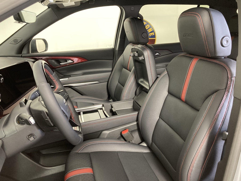 2026 Chevrolet Traverse RS photo 4