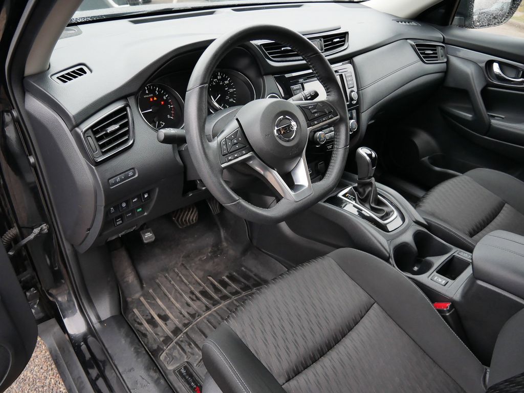 Certified 2020 Nissan Rogue SV with VIN KNMAT2MV7LP532919 for sale in Coon Rapids, Minnesota