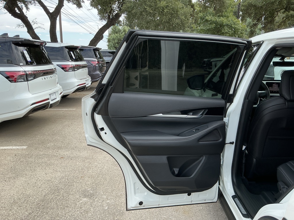 2025 Infiniti QX60 Pure photo 25