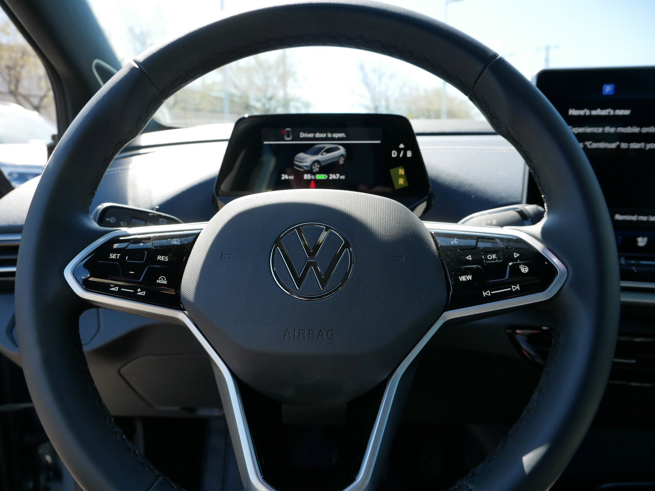 2025 Volkswagen ID.4 Pro Plus photo 11