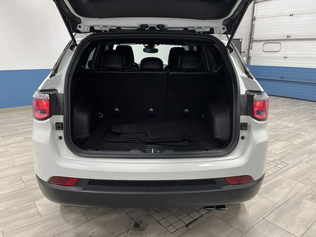 2022 Jeep Compass Altitude photo 2