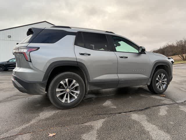 2025 Chevrolet Equinox LT photo 4