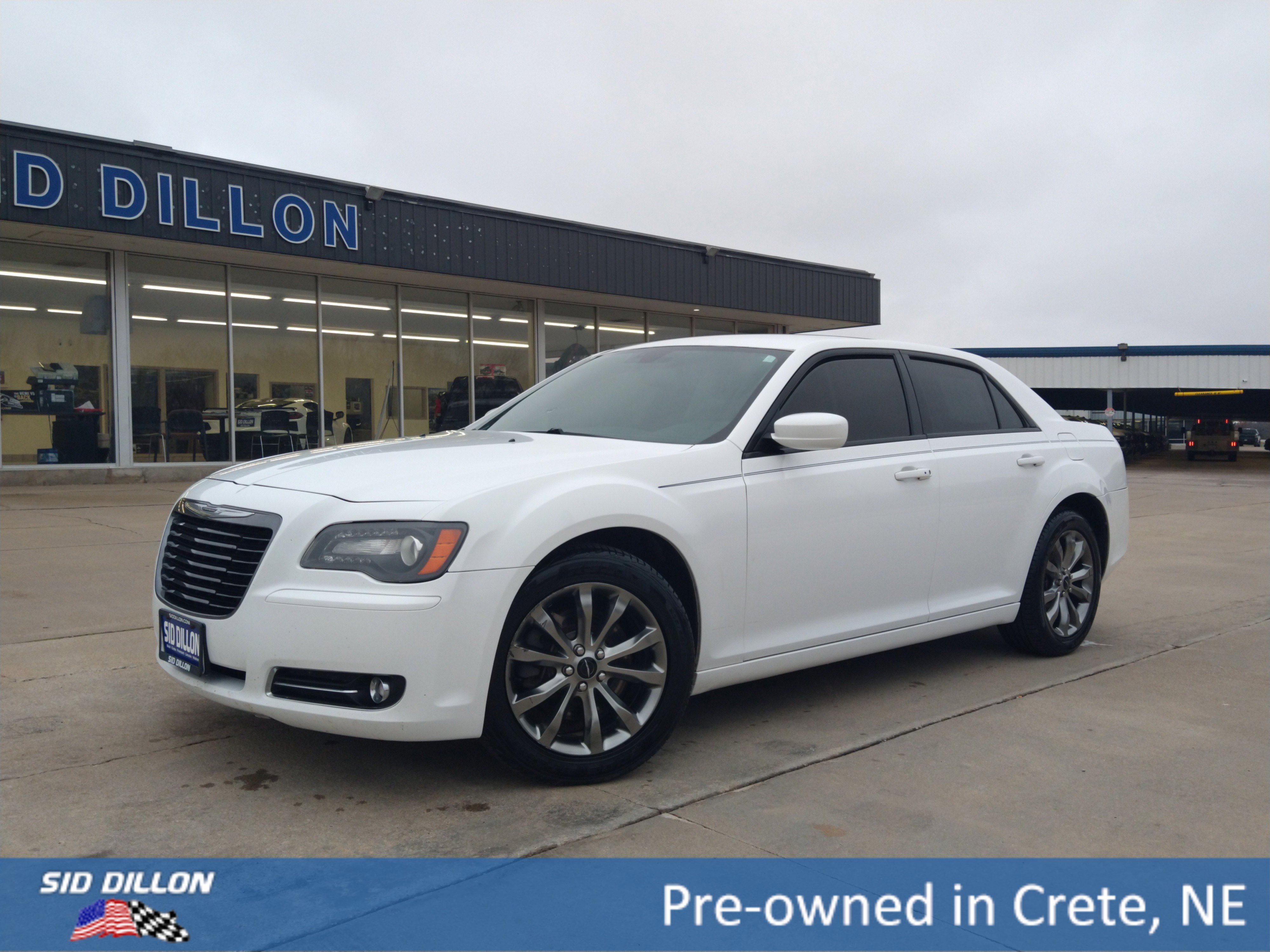 2014 Chrysler 300 photo 3