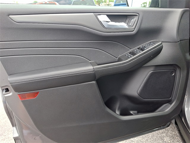 2025 Ford Escape Plug-In Hybrid photo 9