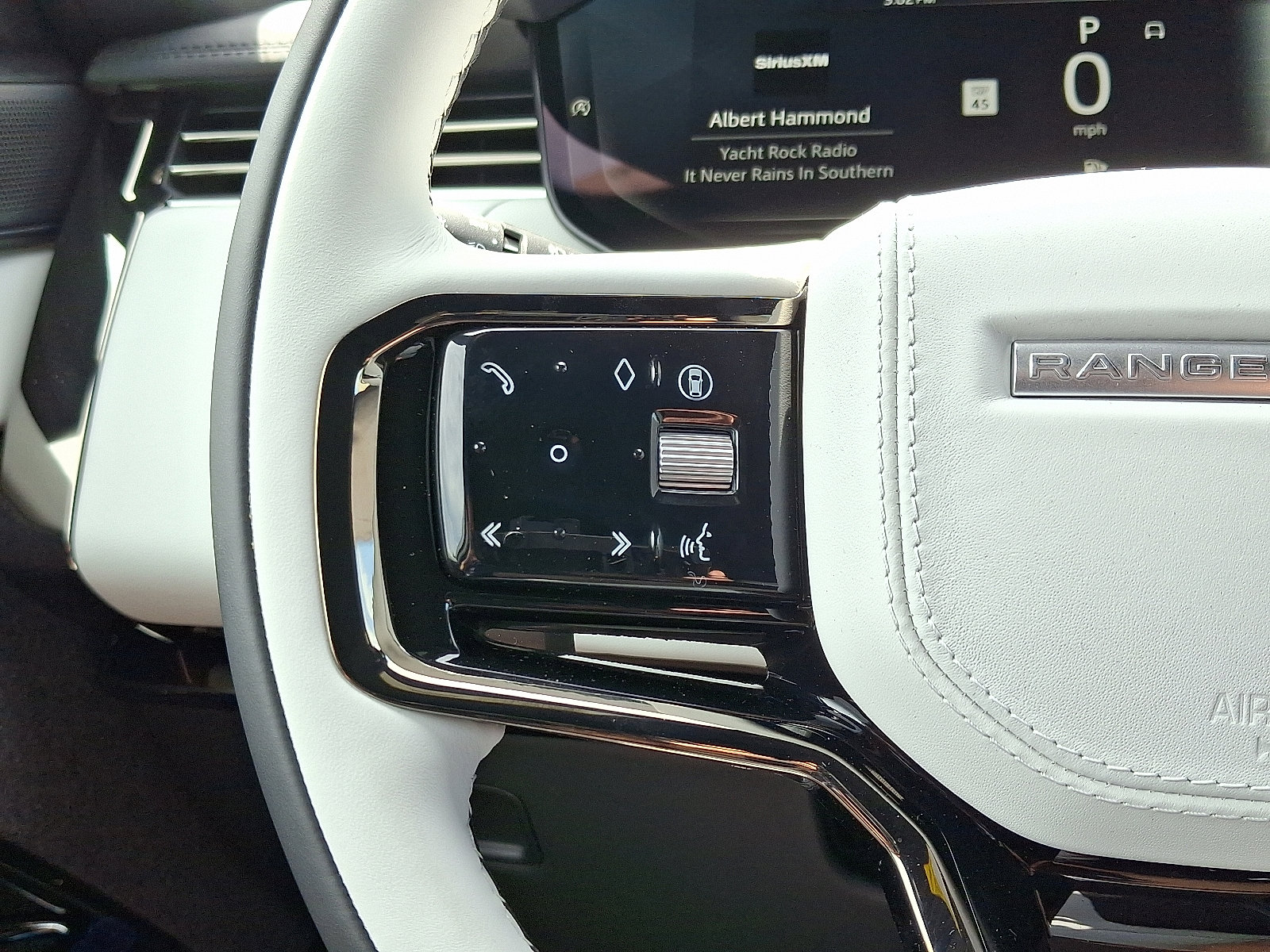 2025 Land Rover Range Rover Sport SE photo 19