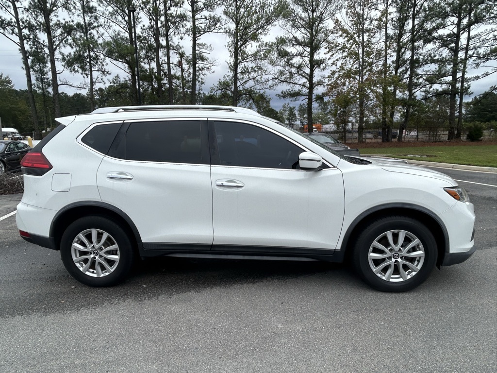 Used 2017 Nissan Rogue SV with VIN KNMAT2MT7HP592401 for sale in Franklin, VA