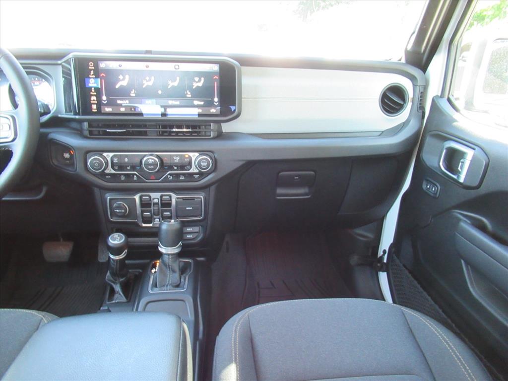 2024 Jeep Gladiator Sport photo 16
