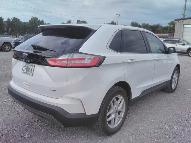 2022 Ford Edge SEL photo 3
