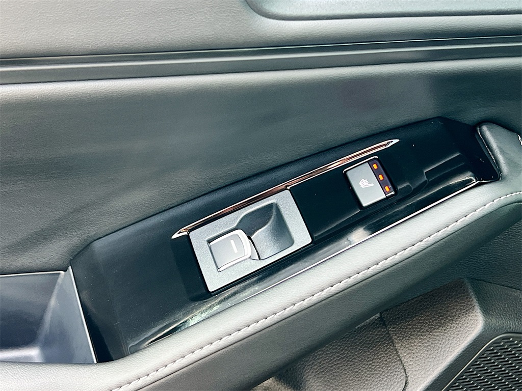 2025 Honda Accord Hybrid Touring photo 12