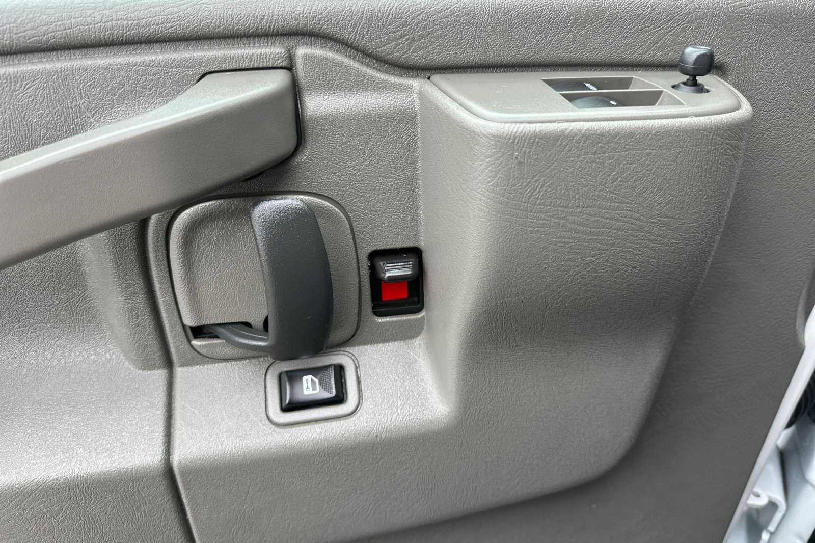 2023 Chevrolet Express 2500 Work Cargo Van photo 10