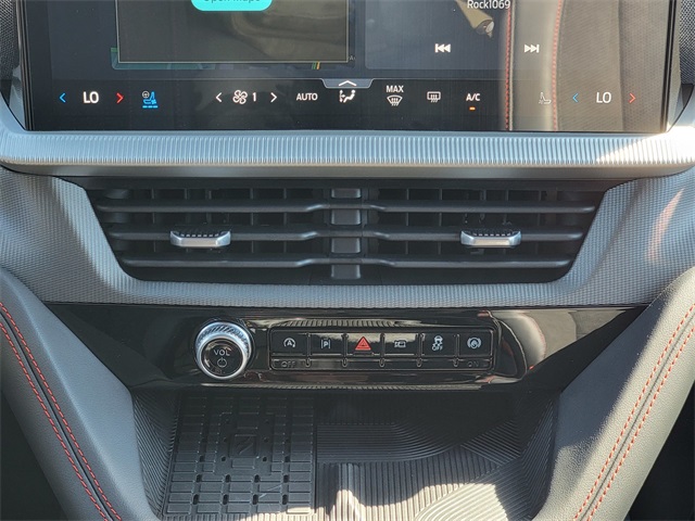 2025 Ford Explorer ST photo 16