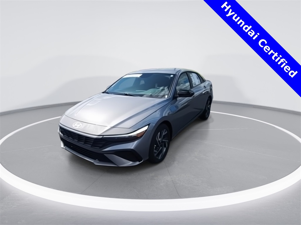 2025 Hyundai Elantra SEL Sport photo 3
