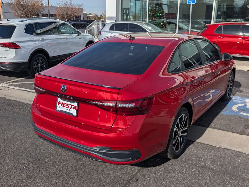 2025 Volkswagen Jetta 1.5T Sport photo 4