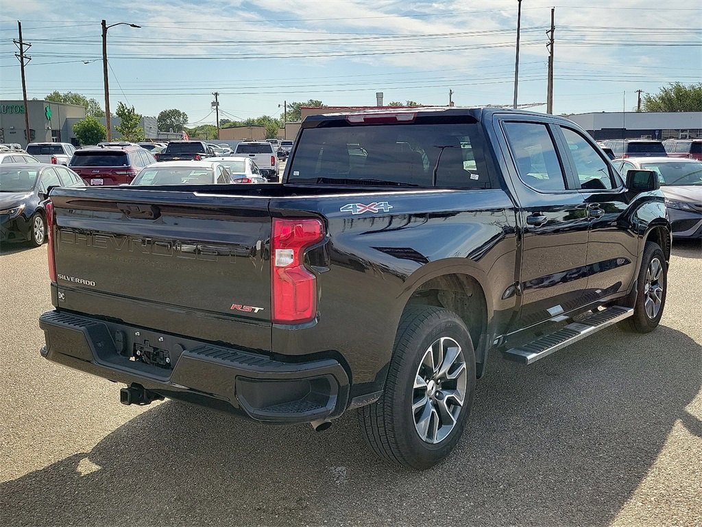 2024 Chevrolet Silverado 1500 RST photo 9