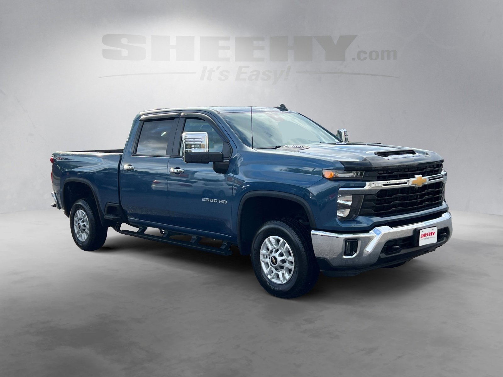 2024 Chevrolet Silverado 2500HD LT photo 2