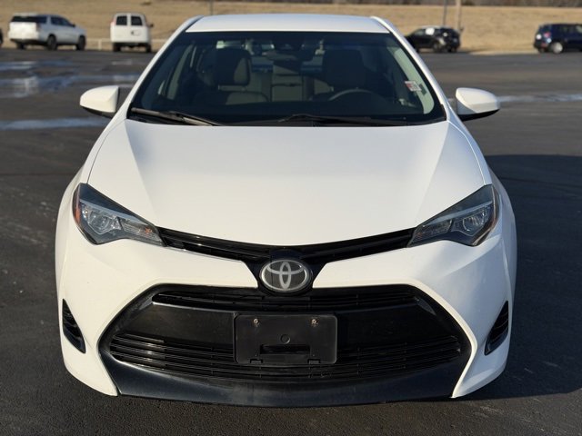 Used 2018 Toyota Corolla LE with VIN 2T1BURHEXJC022872 for sale in Augusta, KS