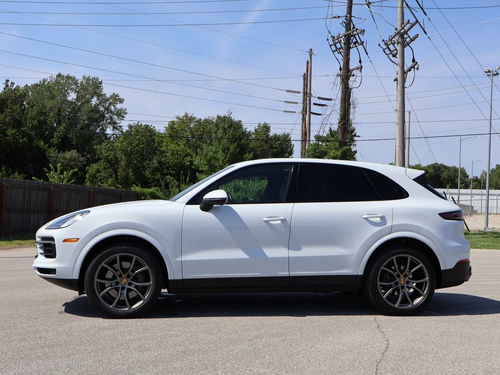 2022 Porsche Cayenne S photo 2