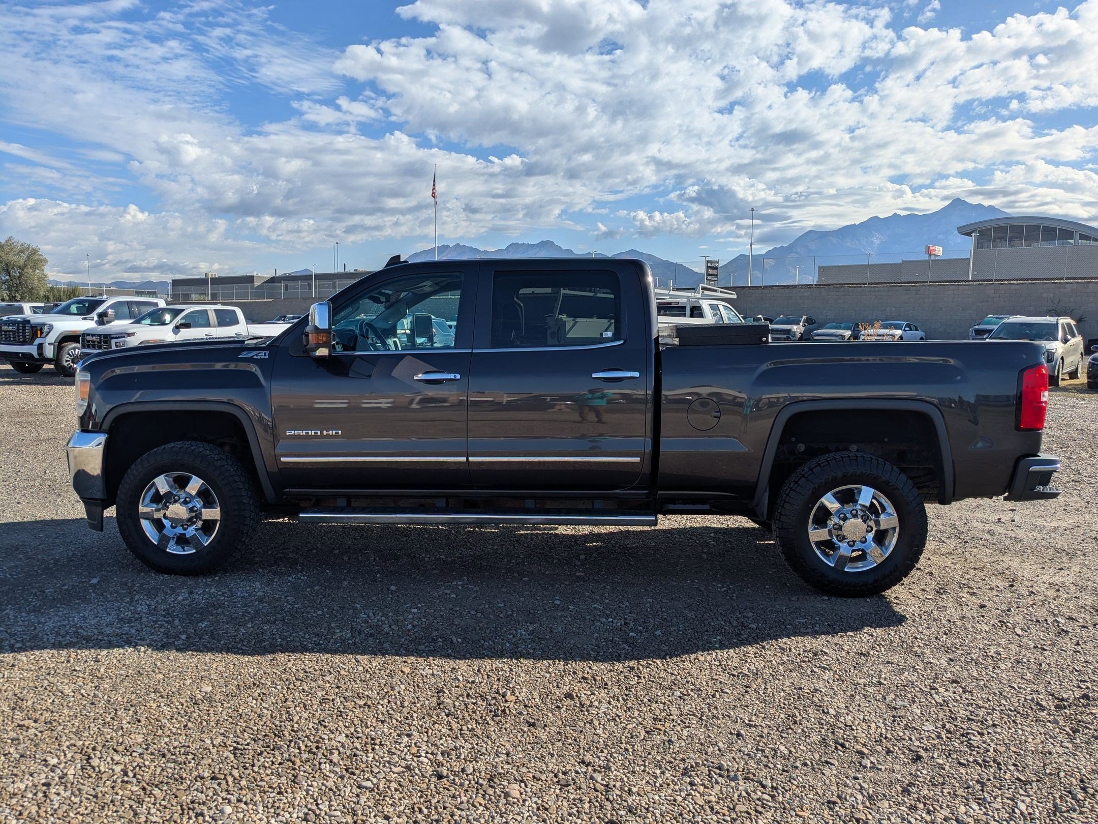 2015 Gmc Sierra SLT photo 2
