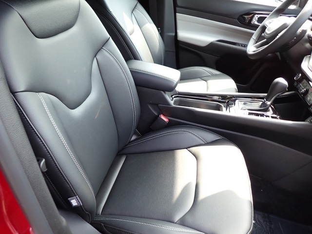 2025 Jeep Compass Limited photo 10