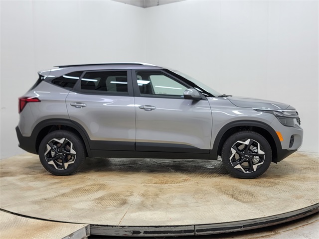 2026 Kia Seltos S photo 2