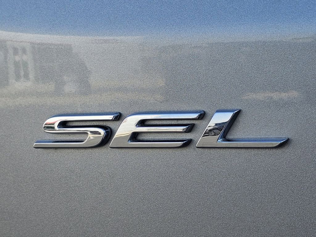 2024 Ford Edge SEL photo 17