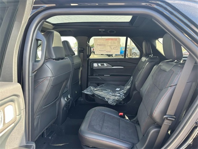 2026 Ford Explorer ST photo 3