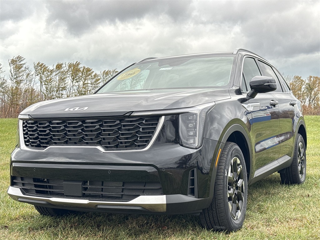 2025 Kia Sorento S's photo