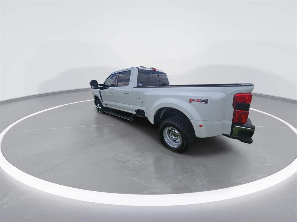 2025 Ford F-350 Lariat photo 6