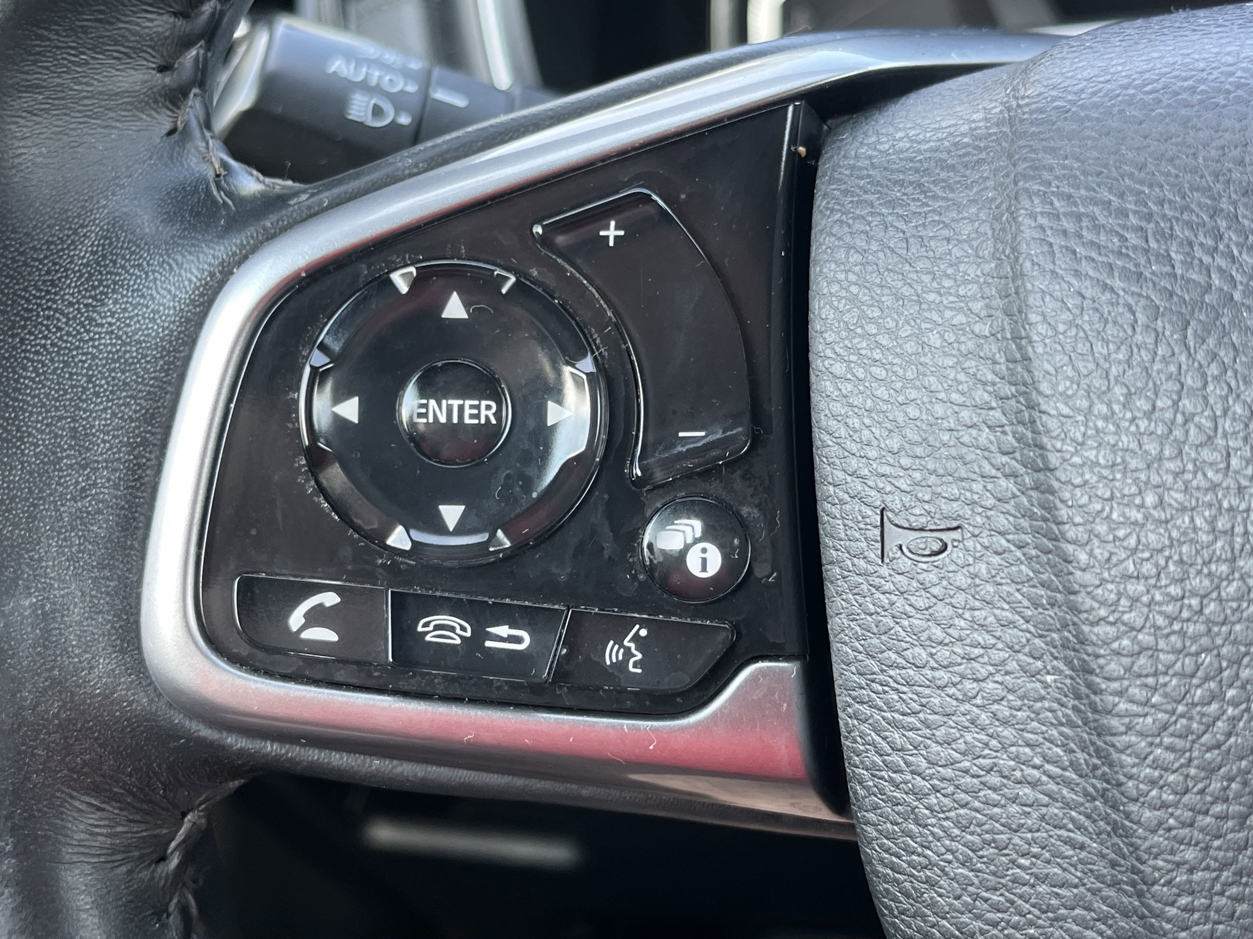 2022 Honda CR-V Touring photo 13